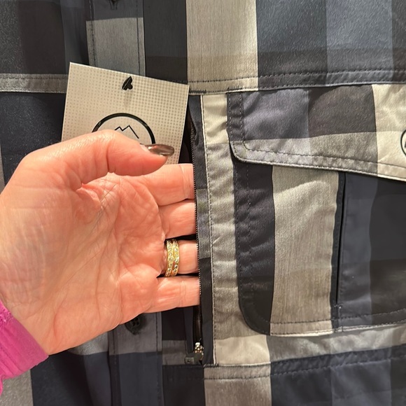 Wrangler Small ATG blue plaid All Terrain Gear short sleeve button down … - Picture 8 of 11